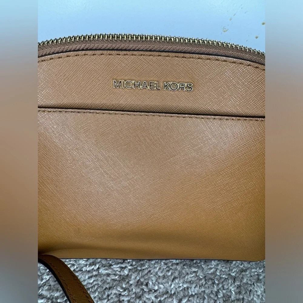 Michael Kors Jet Set Travel Tan Leather Dome Crossbody